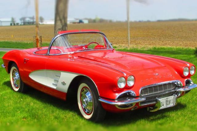 Přehlídka legendárních amerických vozů Chevrolet Corvette
