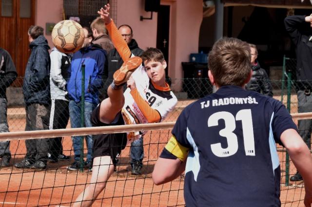 Botas dorostenecká liga v nohejbale Dynamo Č. Budějovice - TJ Radomyšl - 4:3 (8:7)