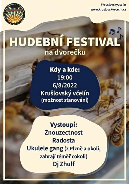 Hudební festival na dvorečku