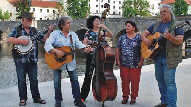 KAMARÁDI Z PÍSKOVIŠTĚ – ADVENTNÍ KONCERT