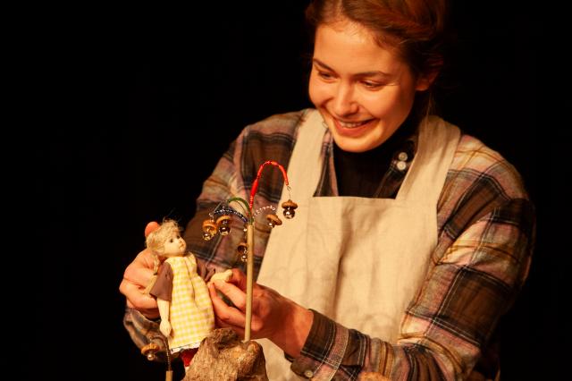 Nedělní pohádka Mezi pařezy