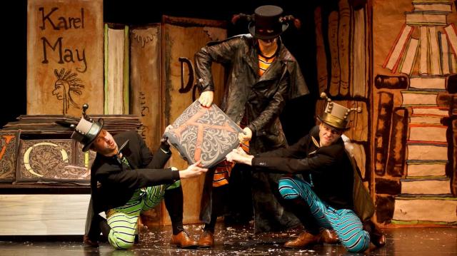 KnihoMOLI – Divadlo NAVĚTVI