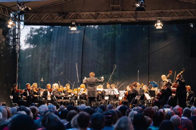 Donau Philharmonie Wien na Zámku Blatná: In Vino Veritas