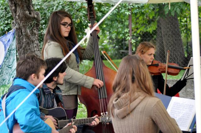 Fokus - zahradní slavnost