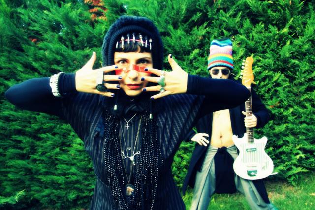 Arménské duo Wattican Punk  Ballet zavítá do Nahořan