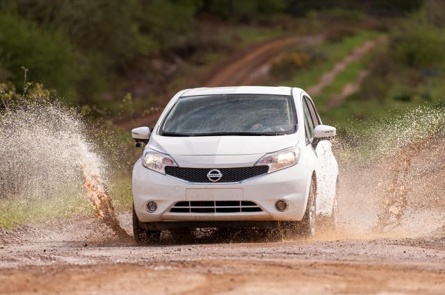 Nissan vyvinul prototyp vozu, který se sám čistí