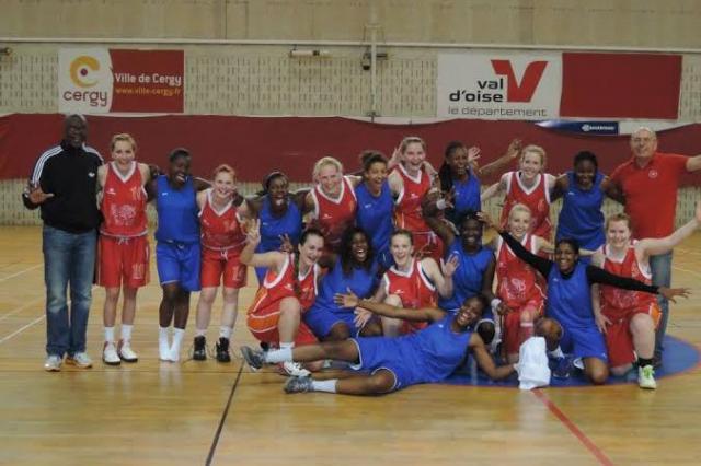 Strakonický basketbal měl zastoupení v Paříži