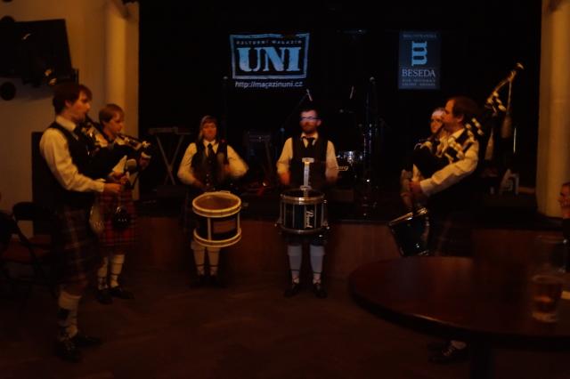 Dudáci The 1st Czech Pipes and Drums zahrají ve Strakonicích