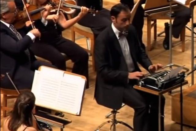 Vtipálek v orchestru - video