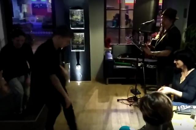 Jasper Malone to rozjel ve strakonickém Espresso Barmeo - video